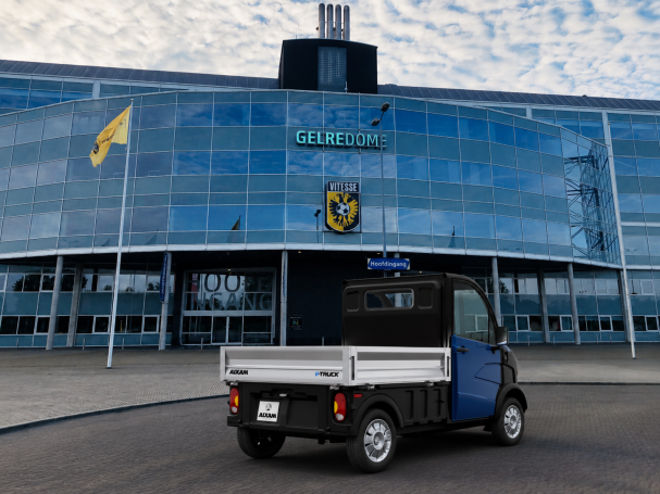 Aixam Pro Truck aan het werk bij de Gelredome Arnhem. Makkelijk wendbaar elektrisch en mag in de milieuzone